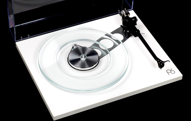 Rega Planar 6 weiß ohne Tellermatte